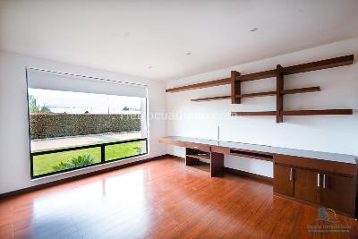 Casa de 5 alcobas en venta en Kalamary, Chía, 410 m² · foto 17 de 20