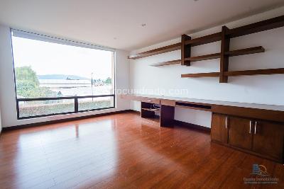 Casa de 5 alcobas en venta en Kalamary, Chía, 410 m² · foto 10 de 20