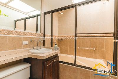 Casa de 4 alcobas en venta en Santa Paula, Bogotá, 300 m² · foto 18 de 20