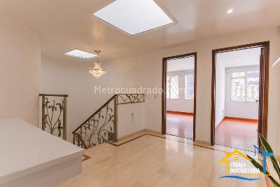 Casa de 4 alcobas en venta en Santa Paula, Bogotá, 300 m² · foto 19 de 20