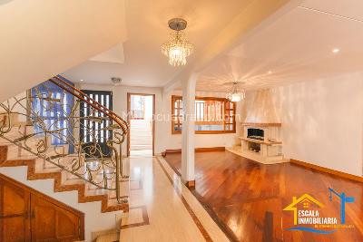 Casa de 4 alcobas en venta en Santa Paula, Bogotá, 300 m² · foto 3 de 20