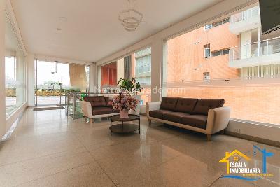 Apartamento de 4 alcobas en venta en La Felicidad, Bogotá, 148 m² · foto 2 de 20