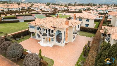 $2.100.000.000 en Club Residencial Guarigua