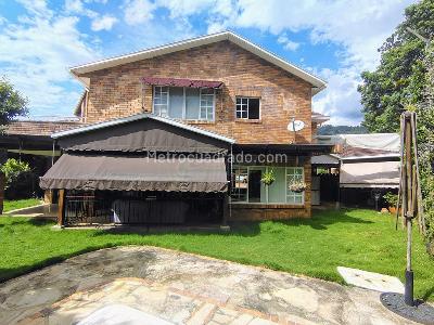 Casa de 4 alcobas en venta en Lagos Del Cacique, Bucaramanga, 325 m² · foto 2 de 19