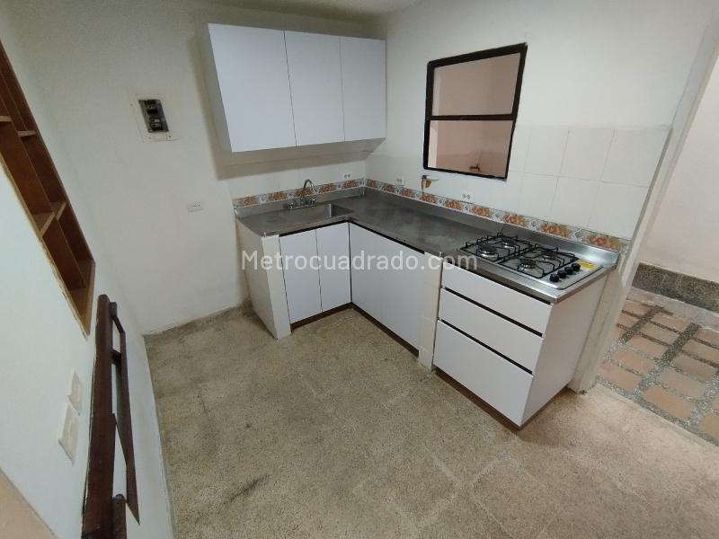 Comfortable 3BR House in Belen San Bernardo