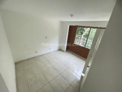 Apartamento de 4 alcobas en arriendo en Belen Las Playas, Medellín, 90 m² · foto 5 de 20