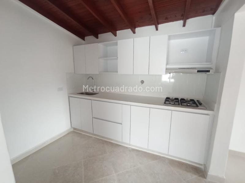 Casa Amplia de 5 Alcobas con Jardín en Belén Miravalle - 6