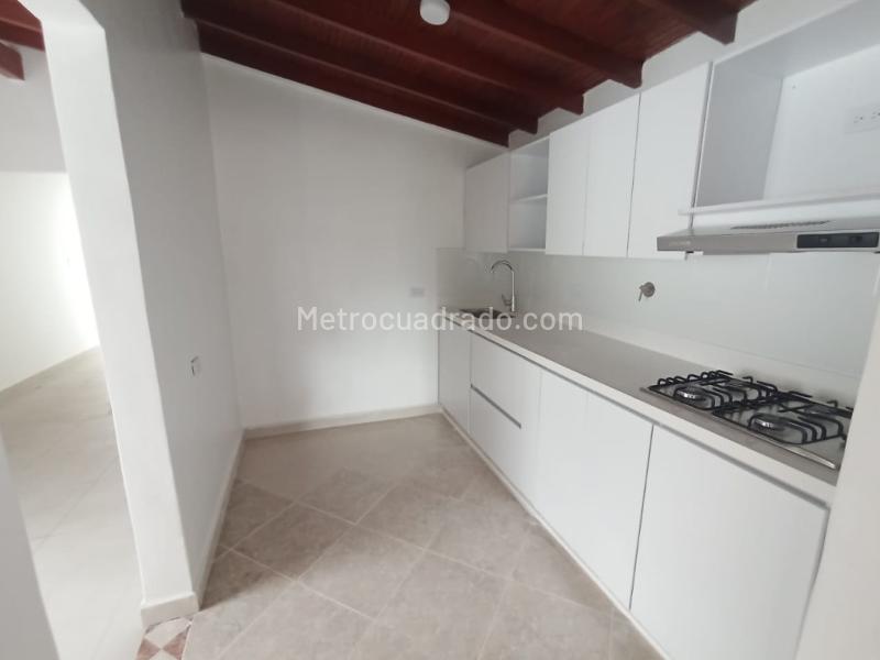 Casa Amplia de 5 Alcobas con Jardín en Belén Miravalle - 7