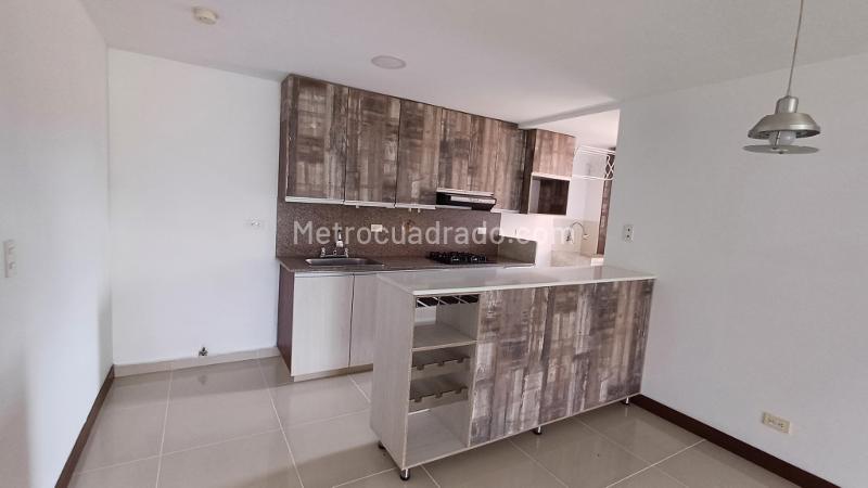 3BR Apartment in Loma Del Escobero (90 m²)