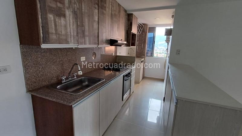 3BR Apartment in Loma Del Escobero (90 m²) - 2