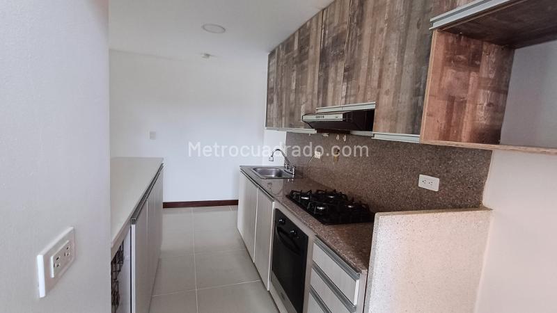 3BR Apartment in Loma Del Escobero (90 m²) - 3