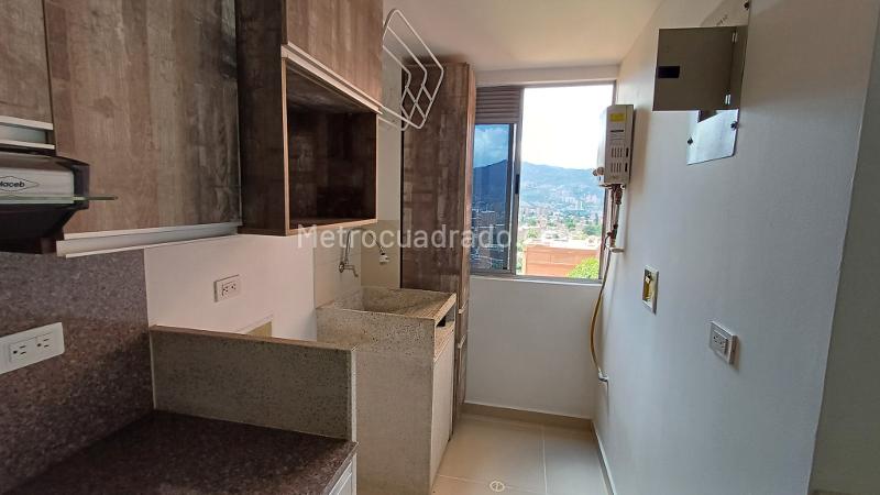 3BR Apartment in Loma Del Escobero (90 m²) - 4