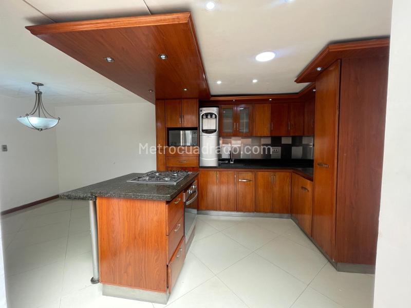 Charming 3BR House in Belen La Mota - 2