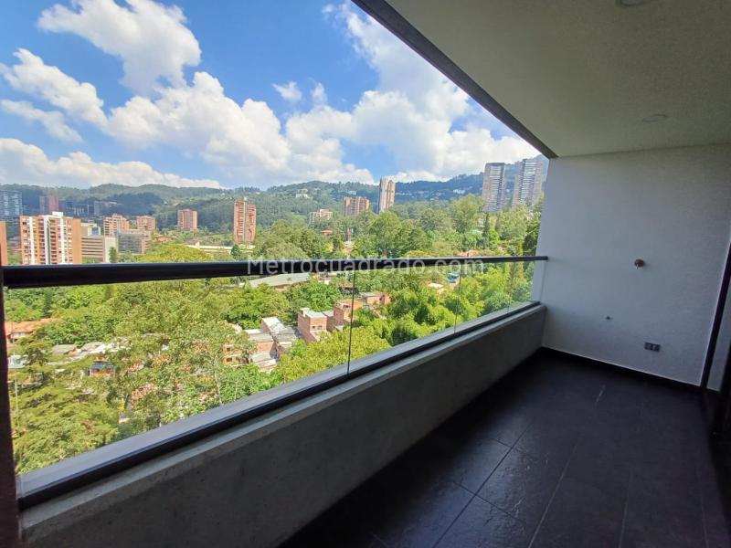 Apartamento Elegante de 3 Alcobas con Balcón en La Calera - 4