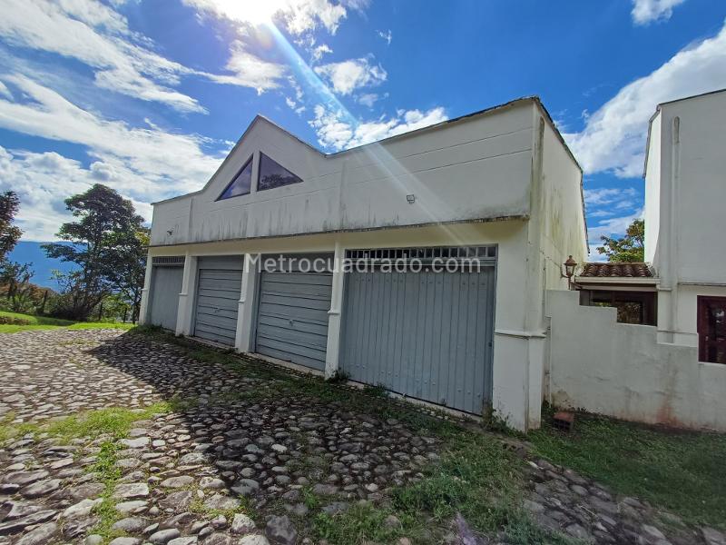 4BR House in Loma El Chocho (350 m²) - 4