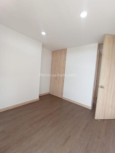 Bright 3BR Apartment with Balcony in San Antonio - 4