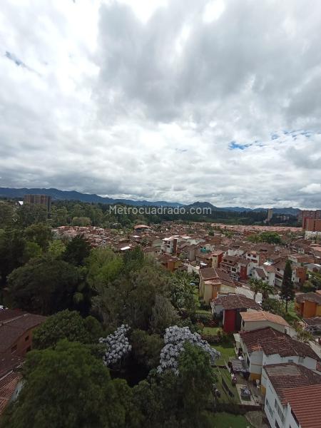 Bright 3BR Apartment with Balcony in San Antonio - 5