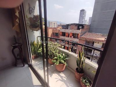 Apartamento de 3 alcobas en venta en Restrepo Naranjo, Sabaneta, 119 m² · foto 2 de 18