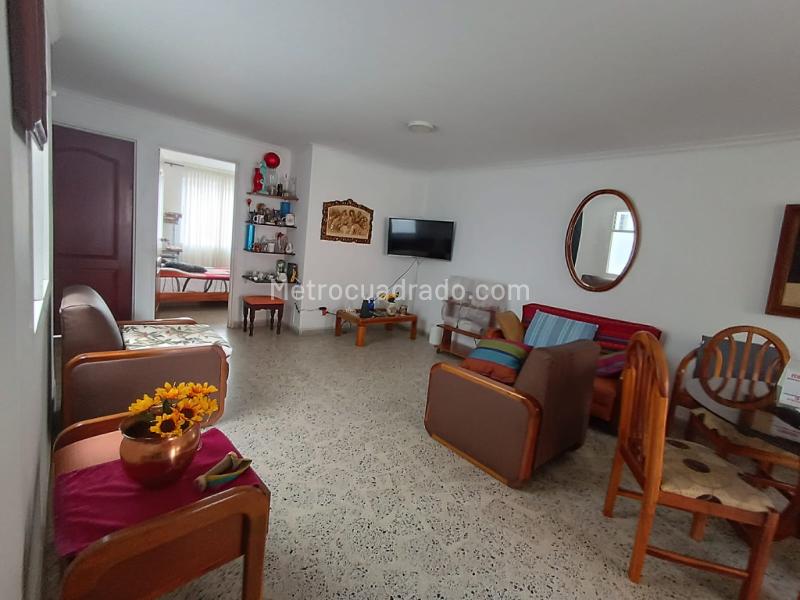 Apartamento de 2 Alcobas con Parqueadero en Belén Miravalle - 2