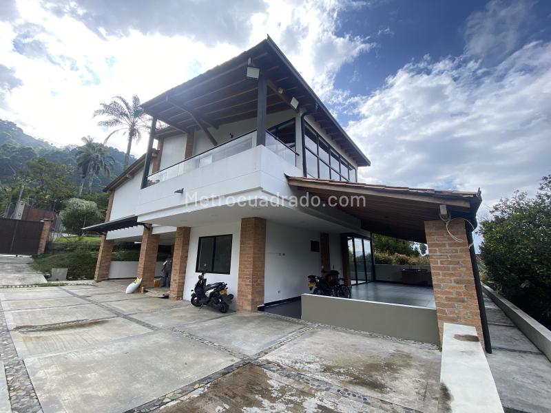 4BR House in Las Antillas (400 m²)