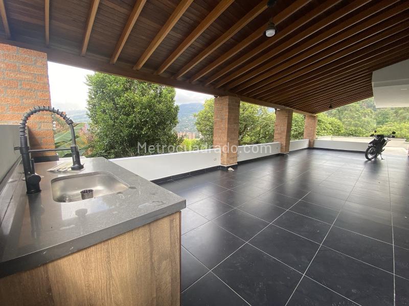 4BR House in Las Antillas (400 m²) - 3