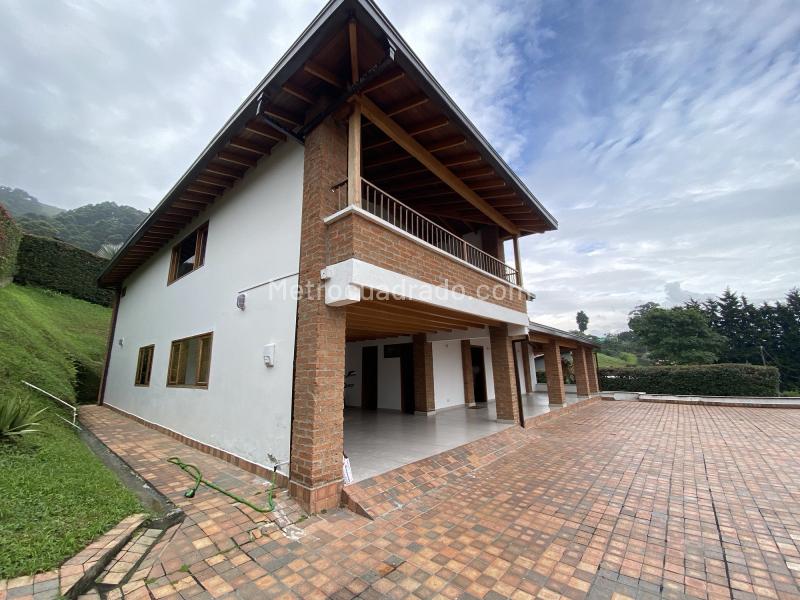 4BR House in Las Antillas (400 m²)