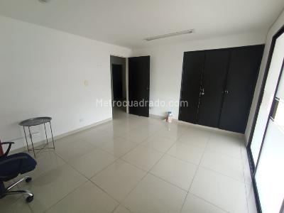 Casa de 4 alcobas en arriendo en La Almeria, Medellín, 190 m² · foto 2 de 19
