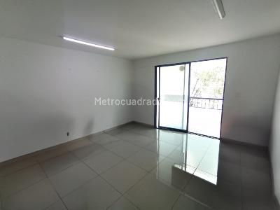 Casa de 4 alcobas en arriendo en La Almeria, Medellín, 190 m² · foto 3 de 19