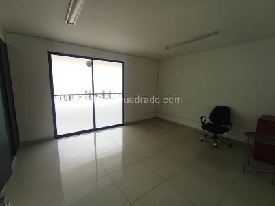 Casa de 4 alcobas en arriendo en La Almeria, Medellín, 190 m² · foto 5 de 19