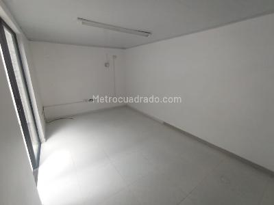Casa de 4 alcobas en arriendo en La Almeria, Medellín, 190 m² · foto 6 de 19