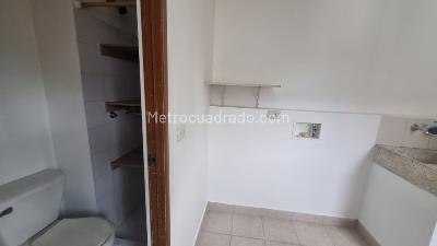 Apartamento de 3 alcobas en arriendo en El Poblado, Medellín, 81 m² · foto 5 de 20