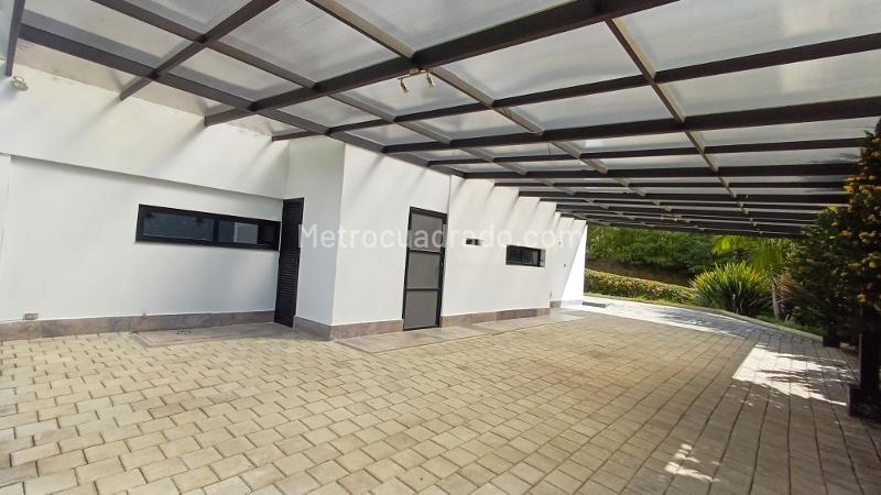 Casa Campestre de 5 Alcobas con Terraza en Alto Palmas - 4