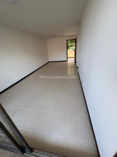 Spacious 3BR Apartment in Belen Loma De Los Bernal - 4