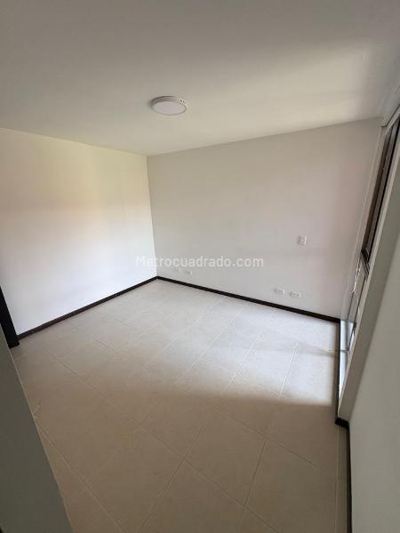 Spacious 3BR Apartment in Belen Loma De Los Bernal - 5