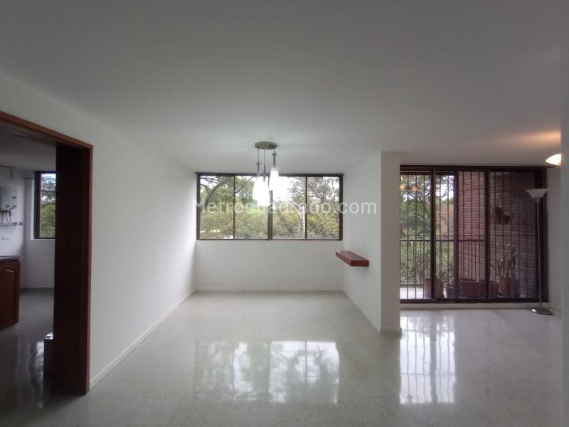 Elegant 4BR Apartment in Carlos E Restrepo - 2