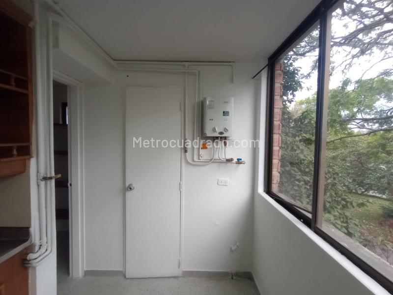 Elegant 4BR Apartment in Carlos E Restrepo - 8