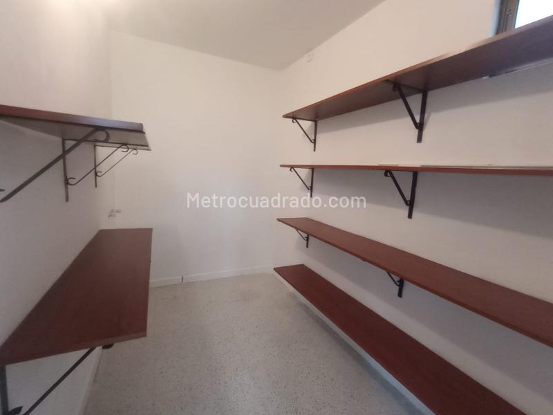 Elegant 4BR Apartment in Carlos E Restrepo - 9