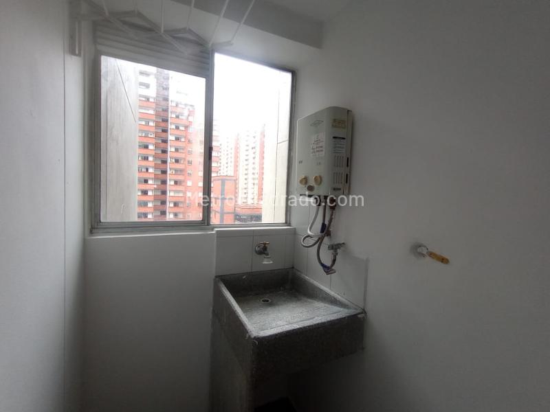 2BR Apartment with Balcony in Los Colores (Stratum 4) - 8