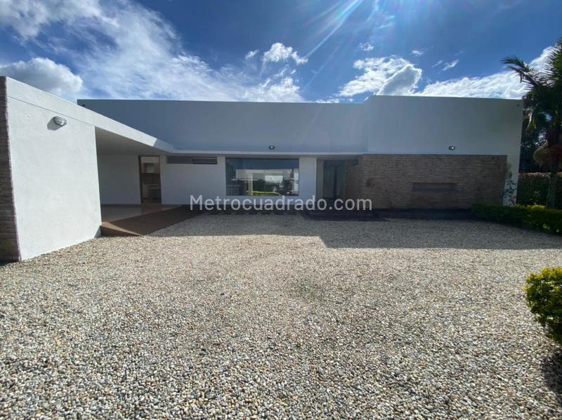 4BR House in Llano Grande (350 m²)