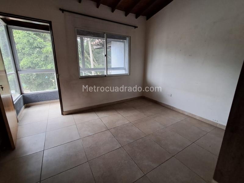 Elegant 2BR Apartment in Pilarica - 9