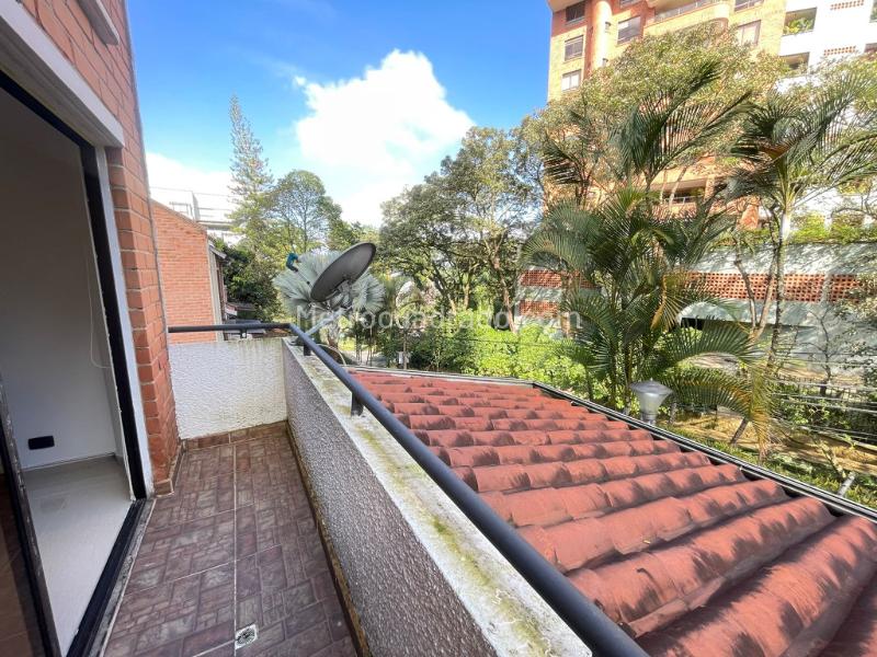 Casa de 4 Alcobas con Jacuzzi, Terraza y Seguridad 24/7 en El Tesoro - 9