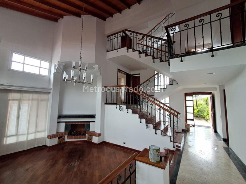 Elegant 4BR House with Balcony, Fireplace & Pool in Altos del Poblado