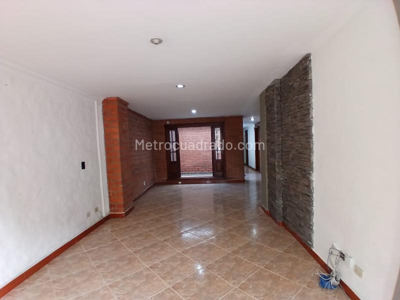 Apartamento de 3 Alcobas en Belén (Estrato 5) Cerca a Los Colinos - 3