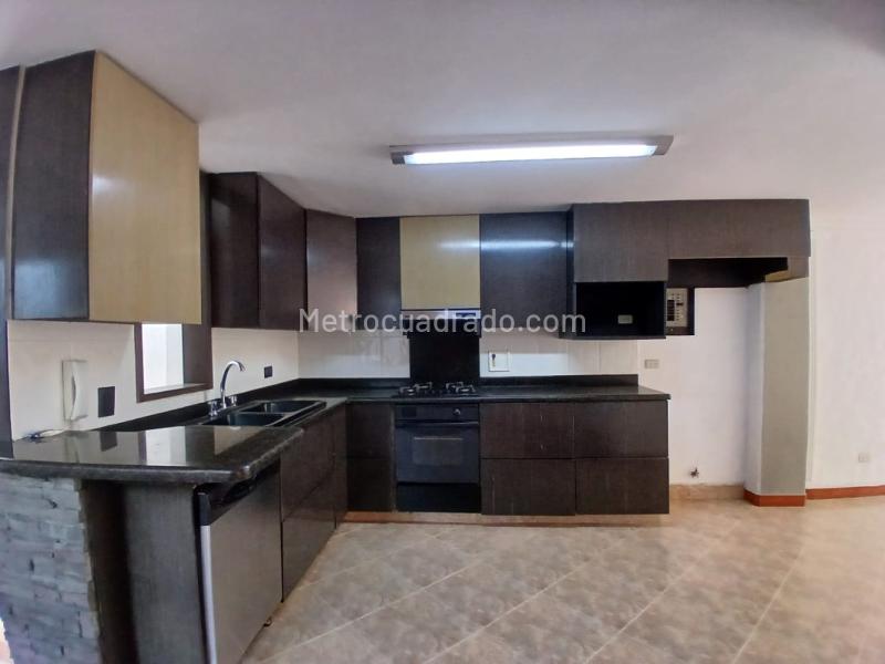 Apartamento de 3 Alcobas en Belén (Estrato 5) Cerca a Los Colinos - 6