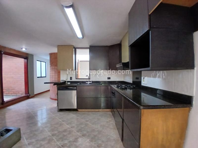 Apartamento de 3 Alcobas en Belén (Estrato 5) Cerca a Los Colinos - 8