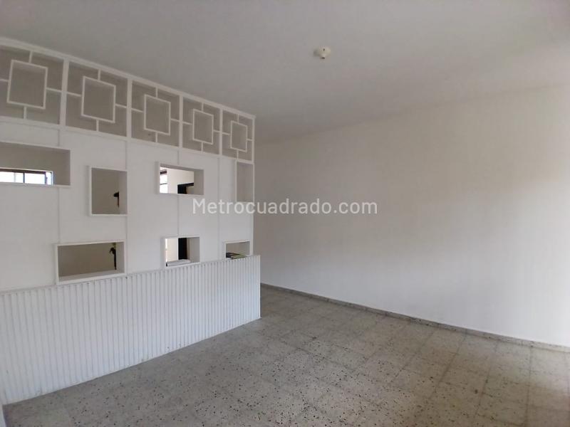 Casa Elegante de 4 Alcobas en Belén Nogal - 3