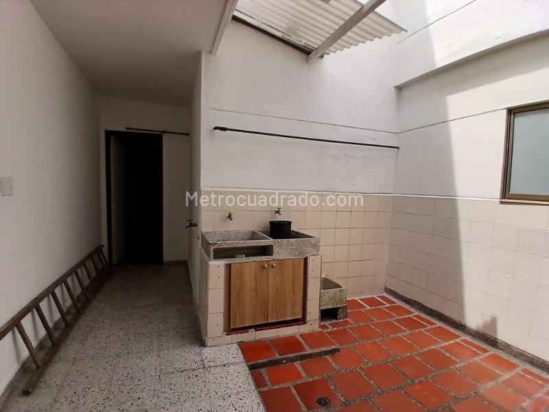 Casa Elegante de 4 Alcobas en Belén Nogal - 7