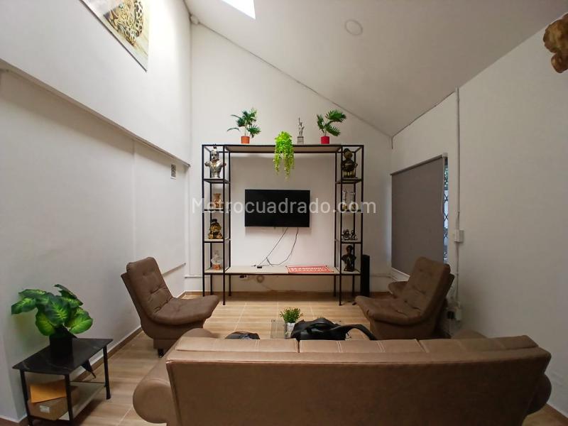 Casa Dúplex Elegante de 5 Alcobas en Belén Malibu - 2