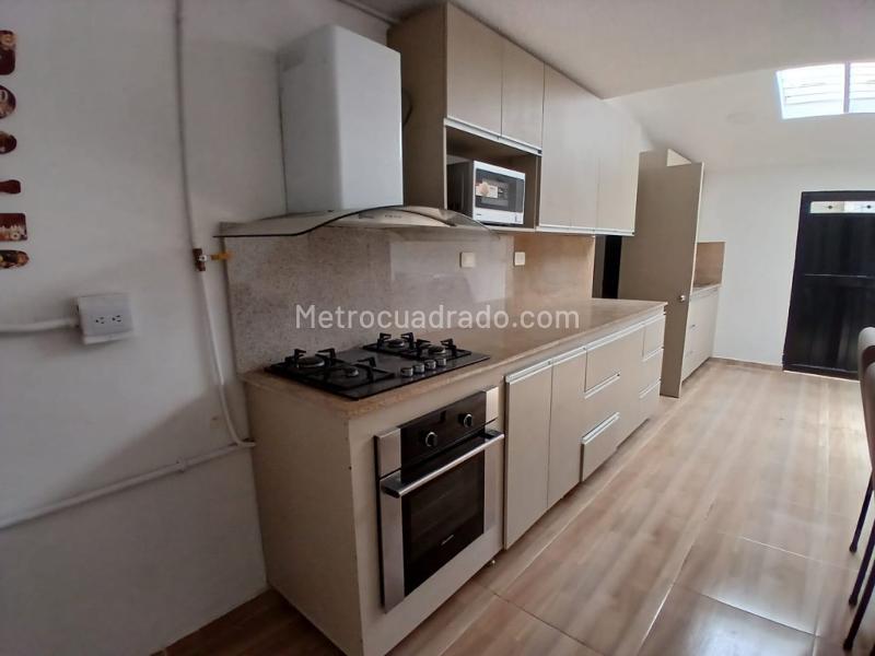 Casa Dúplex Elegante de 5 Alcobas en Belén Malibu - 8