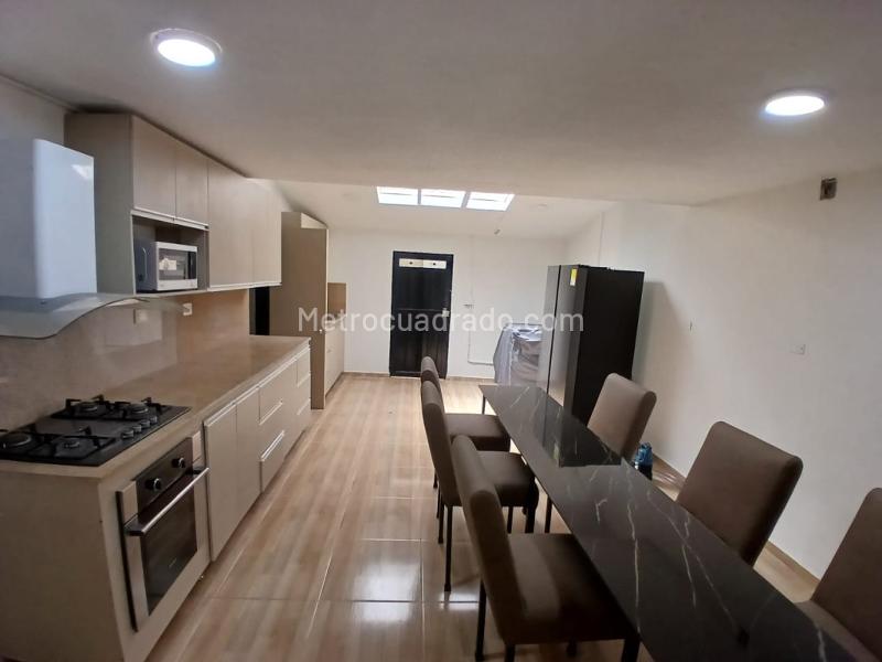 Casa Dúplex Elegante de 5 Alcobas en Belén Malibu - 9